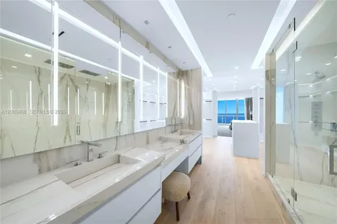 100 S Pointe Drive Miami Beach FL 33139