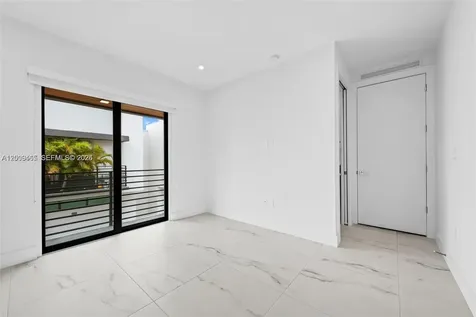 1056 N Victoria Park Road Fort Lauderdale FL 33304