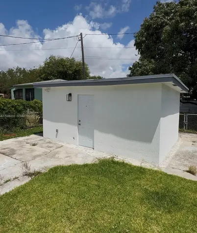 1221 NW 75th Street Miami FL 33147