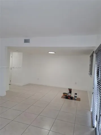 8541 NW 7th Street Miami FL 33126