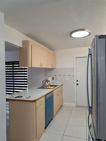 8541 NW 7th Street Miami FL 33126