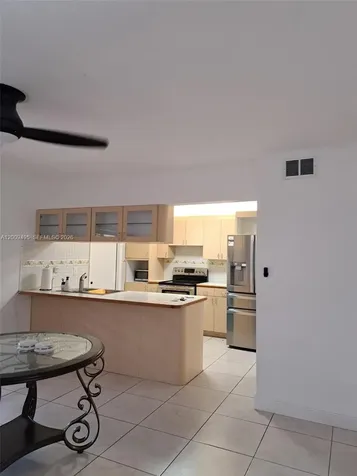 8541 NW 7th Street Miami FL 33126