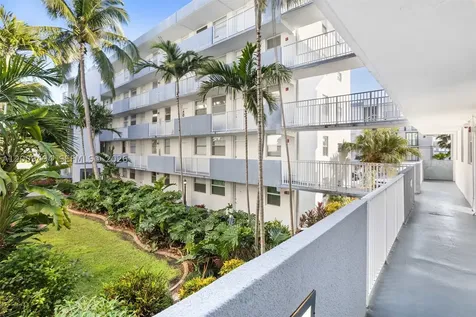 1801 S Treasure Drive North Bay Village FL 33141
