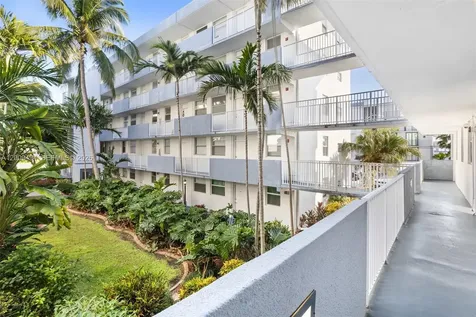 1801 S Treasure Drive North Bay Village FL 33141