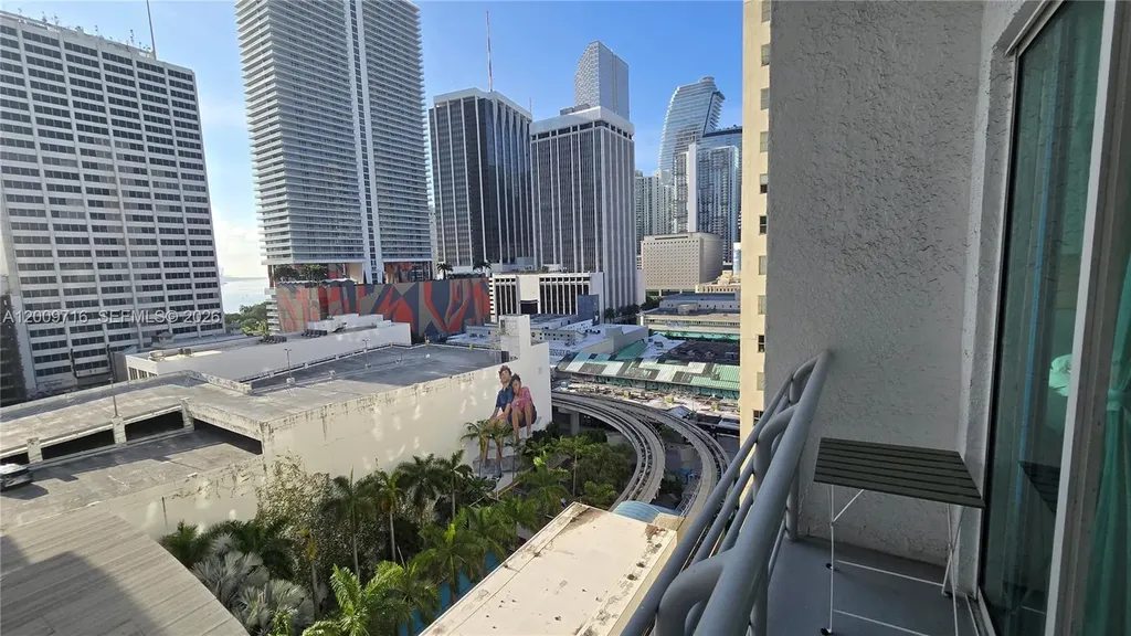 133 NE 2nd Avenue Miami FL 33132