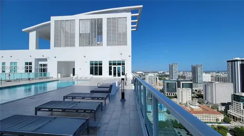 133 NE 2nd Avenue Miami FL 33132