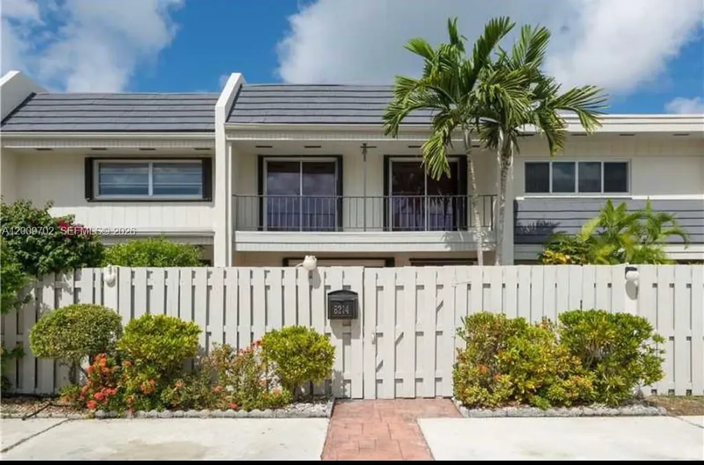 8214 SW 81st Court Miami FL 33143