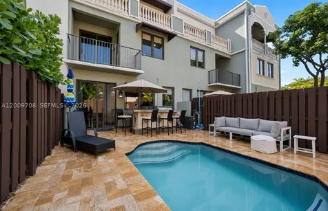 542 NE 17th Avenue Fort Lauderdale FL 33301