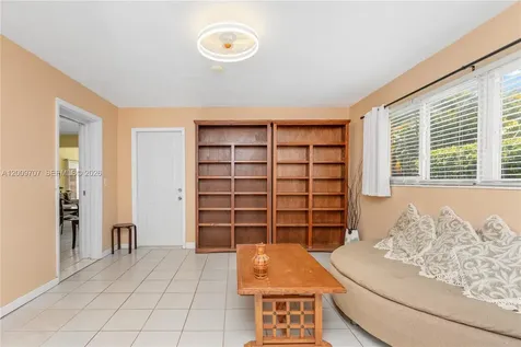 906 NE 5th Street Hallandale Beach FL 33009