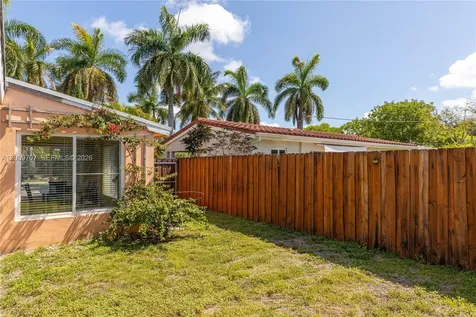 906 NE 5th Street Hallandale Beach FL 33009