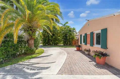 906 NE 5th Street Hallandale Beach FL 33009