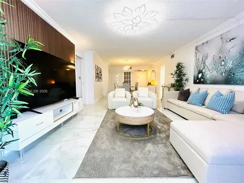 6039 Collins Avenue Miami Beach FL 33140