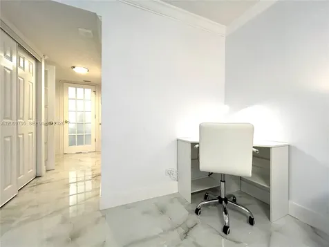 6039 Collins Avenue Miami Beach FL 33140