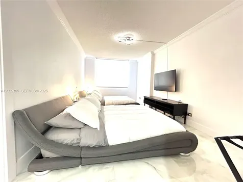 6039 Collins Avenue Miami Beach FL 33140