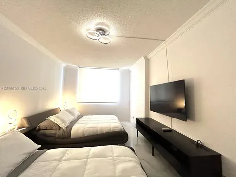 6039 Collins Avenue Miami Beach FL 33140