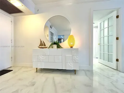 6039 Collins Avenue Miami Beach FL 33140