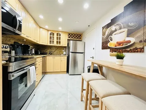 6039 Collins Avenue Miami Beach FL 33140