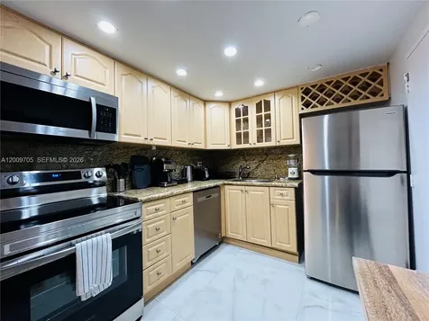 6039 Collins Avenue Miami Beach FL 33140