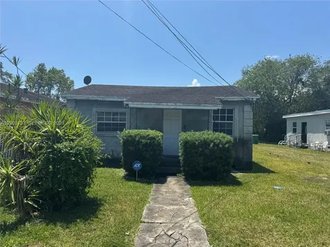 5224 NW 24th Court Miami FL 33142