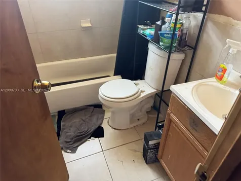 5224 NW 24th Court Miami FL 33142