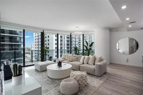 45 SW 9th Street Miami FL 33130