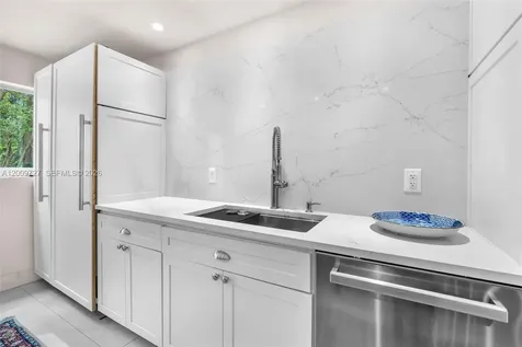 1933 S Oak Haven Circle Miami FL 33179