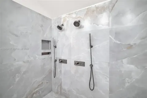 1933 S Oak Haven Circle Miami FL 33179
