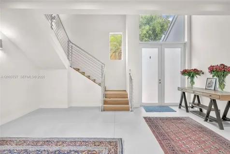 1933 S Oak Haven Circle Miami FL 33179