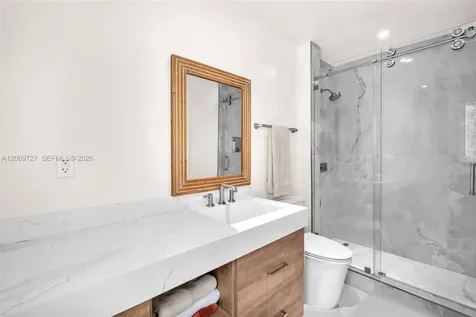 1933 S Oak Haven Circle Miami FL 33179