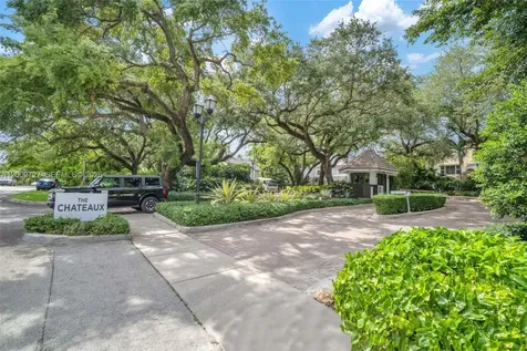 1933 S Oak Haven Circle Miami FL 33179