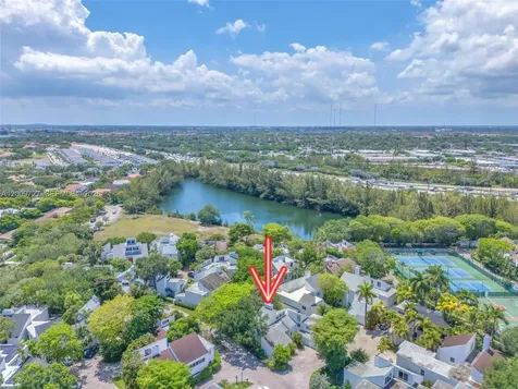 1933 S Oak Haven Circle Miami FL 33179
