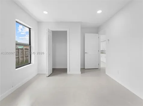 1370 W 29th Street Hialeah FL 33012