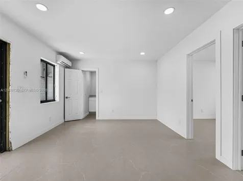 1370 W 29th Street Hialeah FL 33012