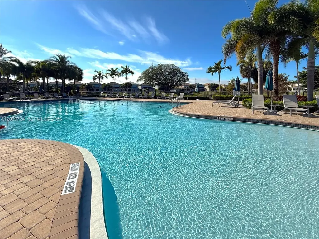 4352 Large Leaf Lane Hollywood FL 33021