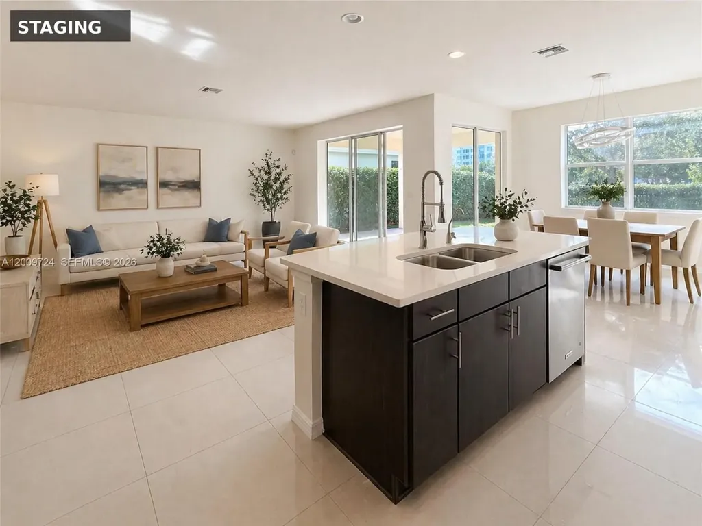 4352 Large Leaf Lane Hollywood FL 33021