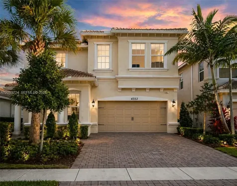 4352 Large Leaf Lane Hollywood FL 33021