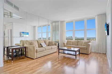 4747 Collins Avenue Miami Beach FL 33140