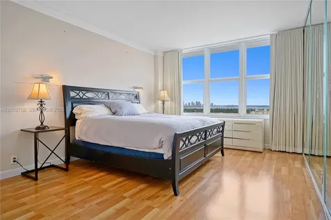 4747 Collins Avenue Miami Beach FL 33140