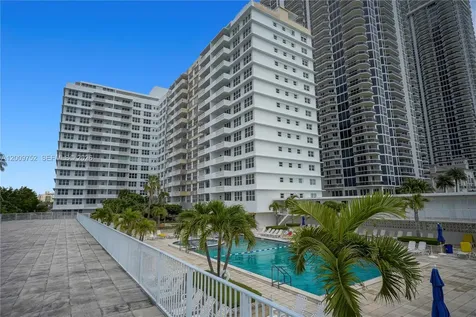 4747 Collins Avenue Miami Beach FL 33140