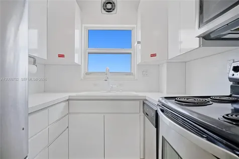 4747 Collins Avenue Miami Beach FL 33140