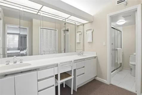 605 Ocean Drive Key Biscayne FL 33149