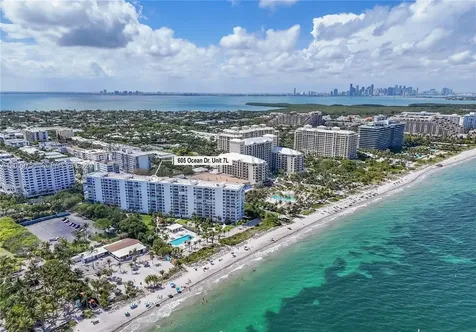 605 Ocean Drive Key Biscayne FL 33149