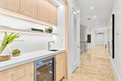 6080 SW 104th Street Pinecrest FL 33156