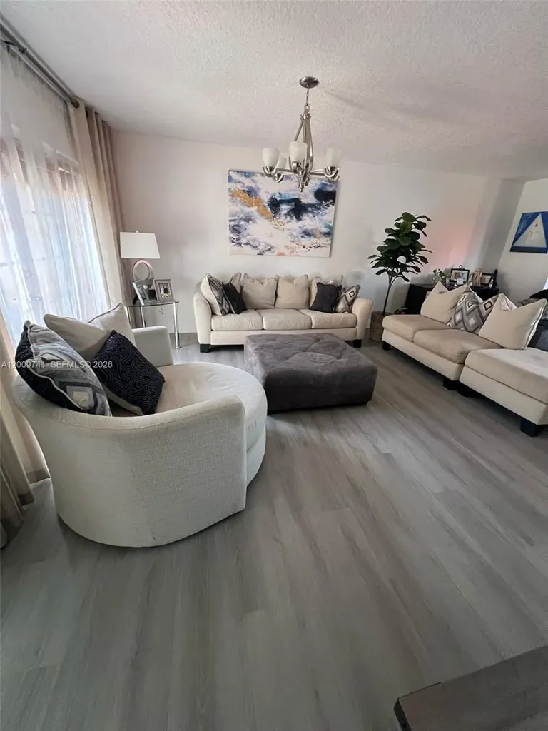 921 NW 133rd Avenue Miami FL 33182