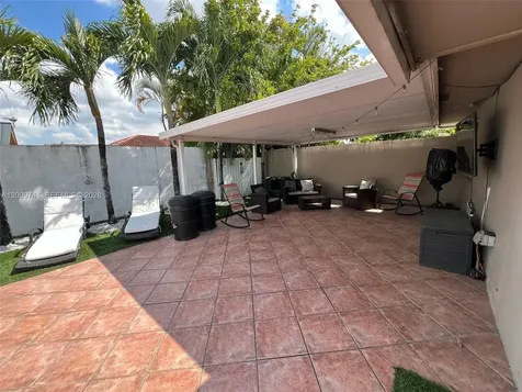 921 NW 133rd Avenue Miami FL 33182