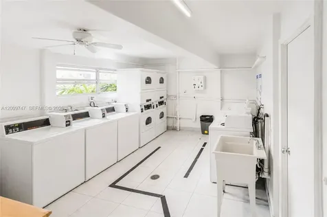 1331 Lincoln Road Miami Beach FL 33139