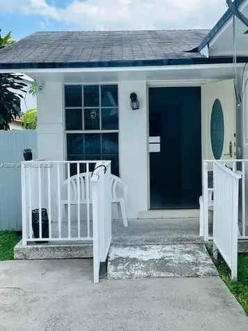 3418 SW 23rd Terrace Miami FL 33145