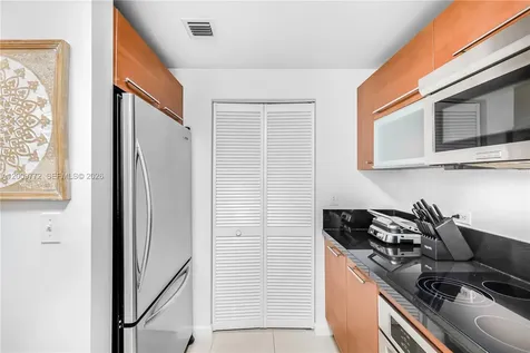 253 NE 2nd Street Miami FL 33132