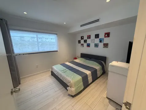 1150 Collins Avenue Miami Beach FL 33139