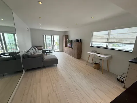 1150 Collins Avenue Miami Beach FL 33139